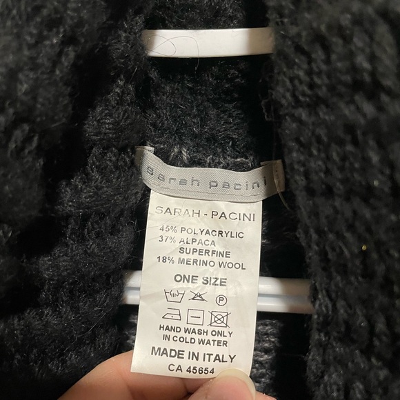 Sarah Pacini knit sweater (O/S) - Picture 4 of 4